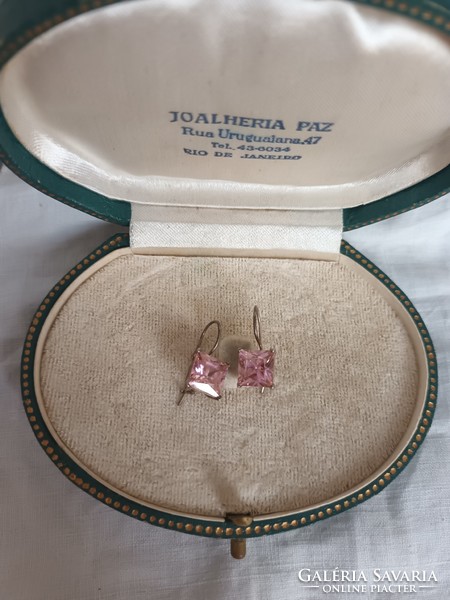 Eladó régi kézműves ezüst beakasztós fülbevaló rózsaszín cirkónia  kocka kövekkel!
