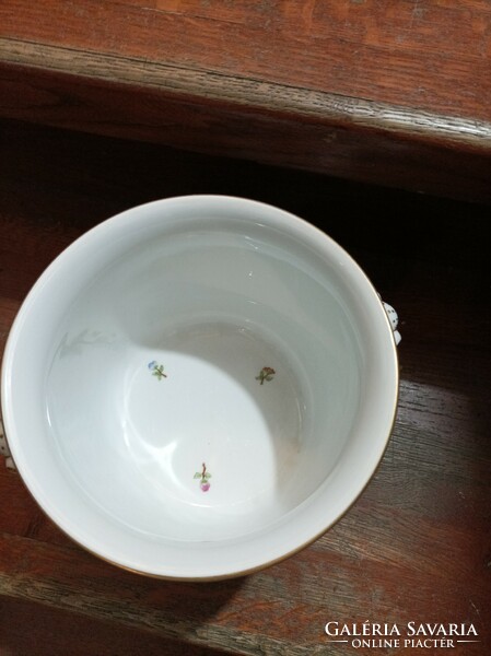 Herend porcelain bowl, size 16 x 20 cm. Victorian pattern