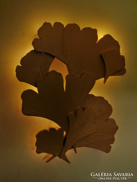 Gold leaf pattern wall decoration with light (own)