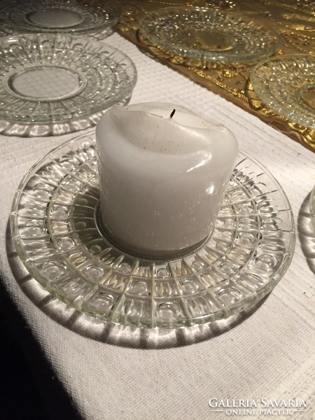 Molded glass plates, even for candle holders (78)