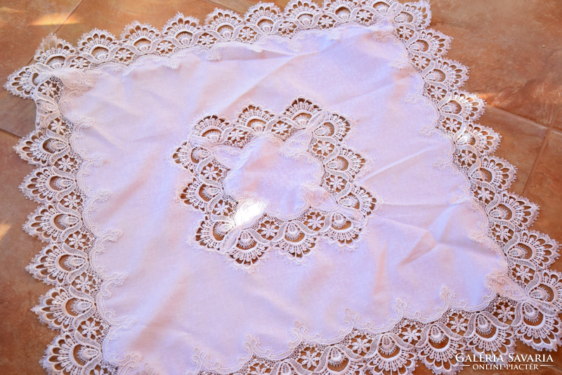 Lace artificial silk tablecloth center table white 86 x 83 cm