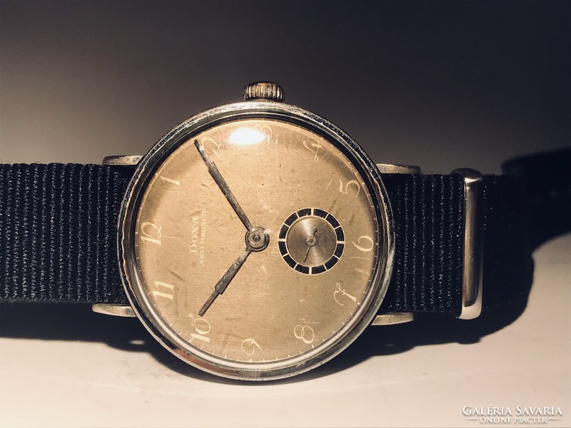 Rare 1945 bicolor doxa! Collector's condition with fixed ears, without restoration, precise operation! 35 mm.