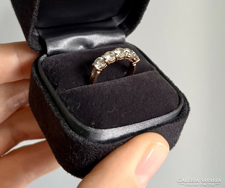 Arany házassági gyűrű briliáns gyémántokkal