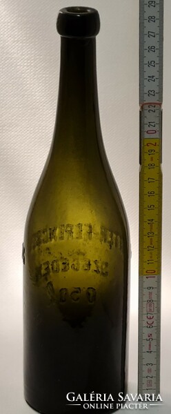 "Hutter-Ferencsevits Szegeden 0.50l" olajzöld sörösüveg (2825)