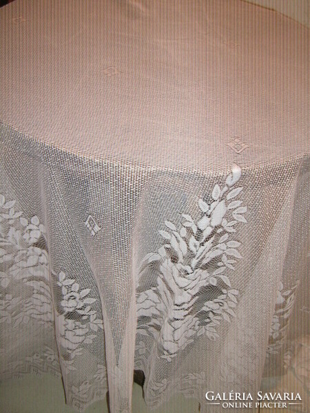 Beautiful white vintage style rose bouquet curtain