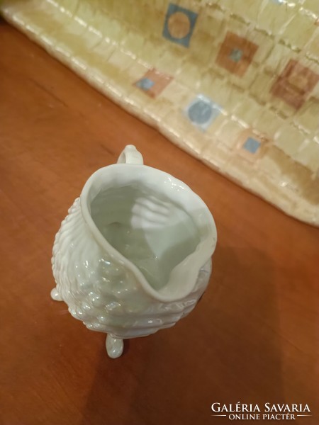 Különleges porcelán emléktárgy