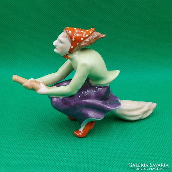 Quarry (drasche) witch figurine