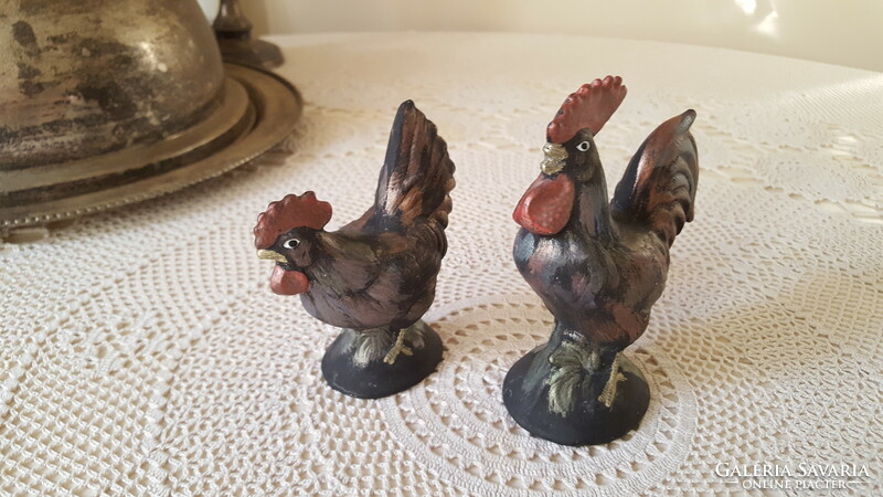 Ceramic hen and rooster couple, decoration