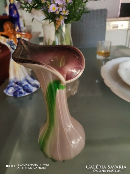 Gyönyörű színes üveg váza