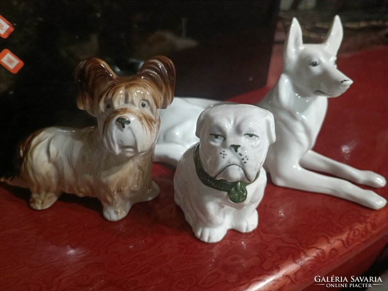 Porcelán kutyusok