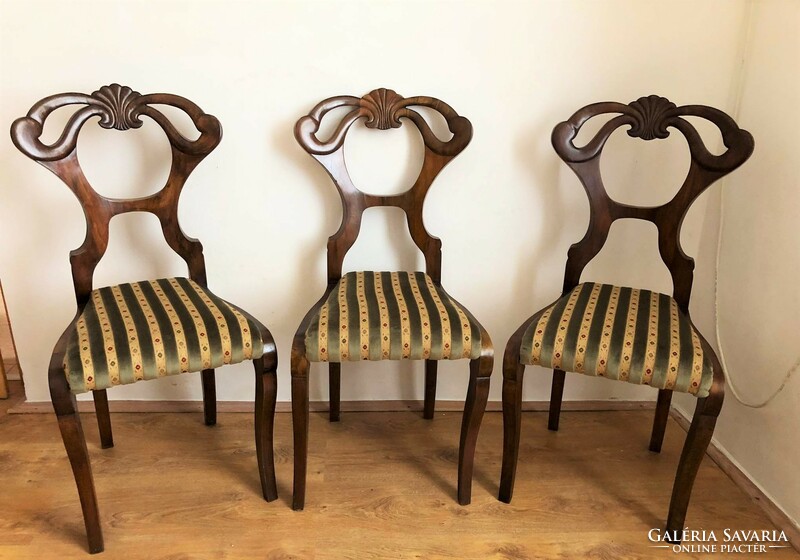 Restaurált Biedermeier szék.