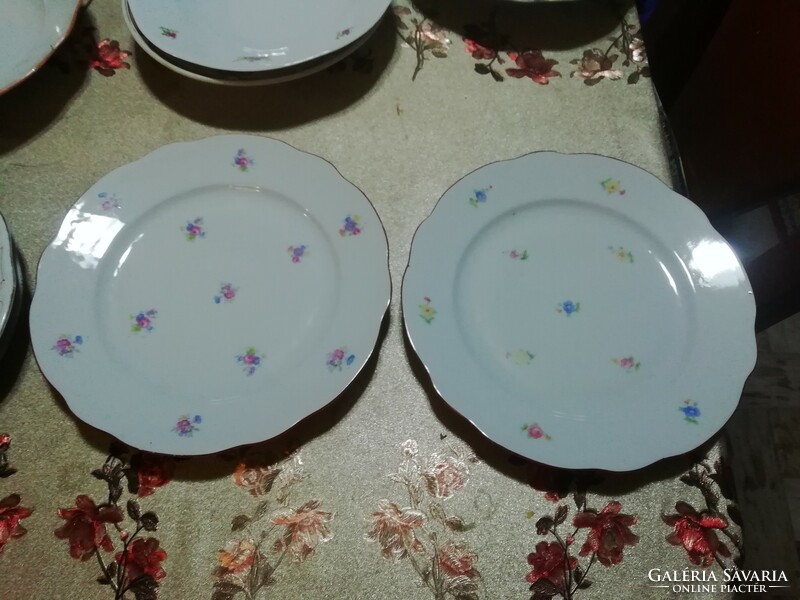 Zsolnay porcelán tányérok 2 db Antik 28. képeken látható állapotban
