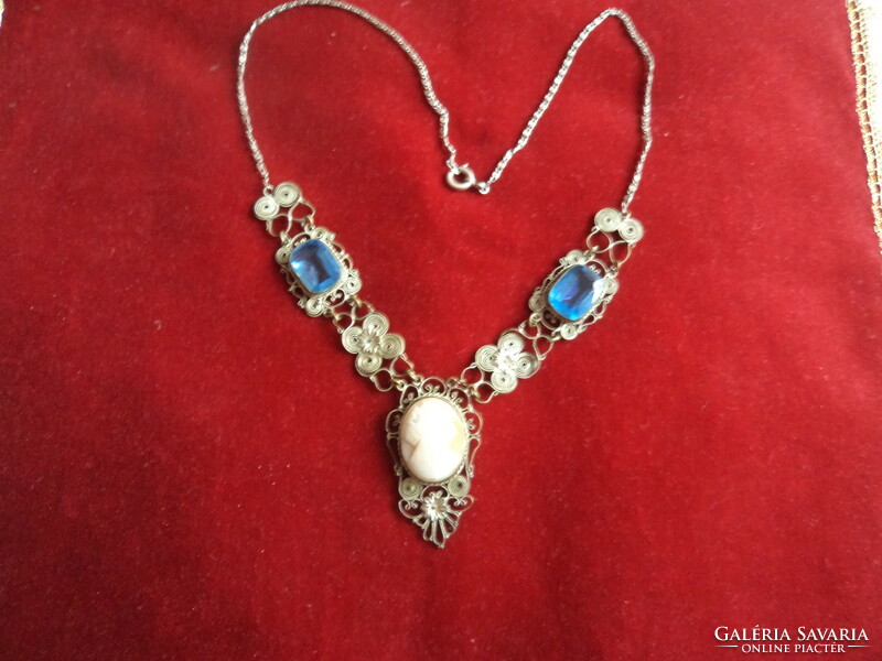 Cameo necklace with filigree decoration, beautiful blue polished stones. 44.5 cm