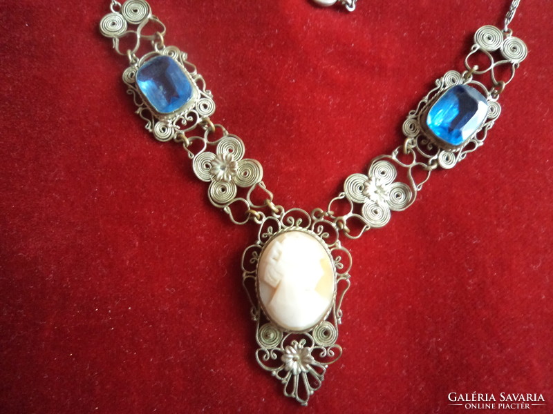 Cameo necklace with filigree decoration, beautiful blue polished stones. 44.5 cm