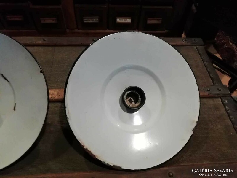Zománc tányéros lámpák, kis esztétikai hibákkal, használható bakelit foglalatos lámpák, 3 db együtt