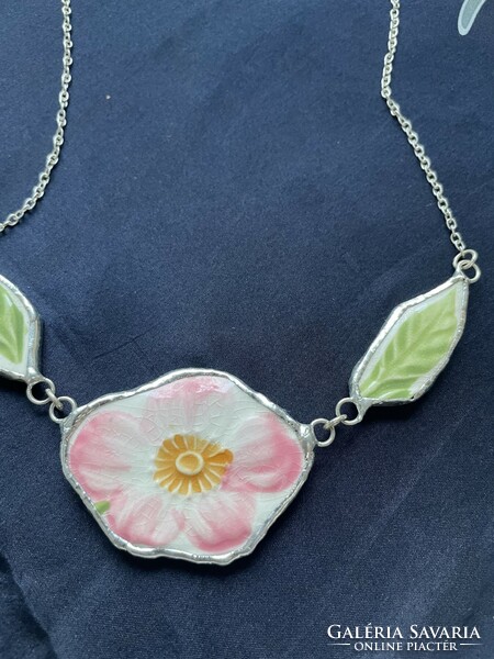 Unique rose necklaces made from old villeroy & boch faience