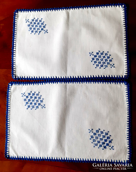 2 pcs. Embroidered linen tablecloth. 35X22 cm