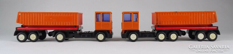 1P392 retro orange truck pair 19.5 Cm