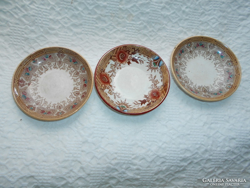 3 antique Sarreguemines porcelain faience small plates for potting