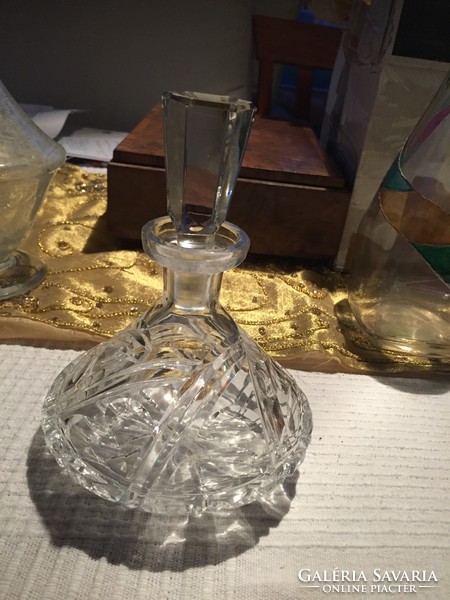 Gyönyörű, csiszolt kristályüveg kiöntő, palack, dekantáló üveg (301)