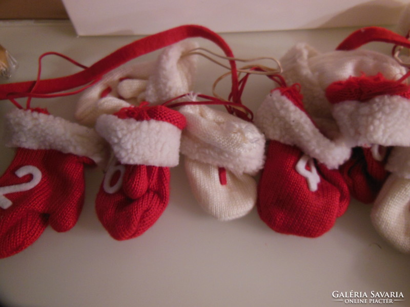 Advent calendar - gloves - 11 x 7 cm - new - 1 glove missing - new - German