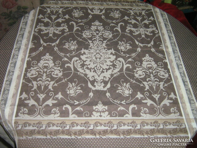 Csodaszép elegáns barokk mintás szőttes damaszt terítő asztalközép