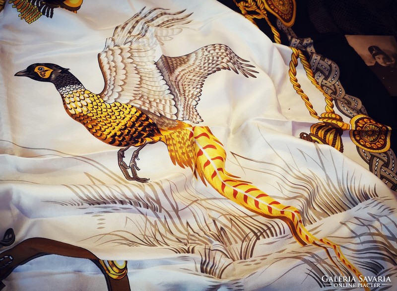 De la roche shawl 100% silk pheasant pattern