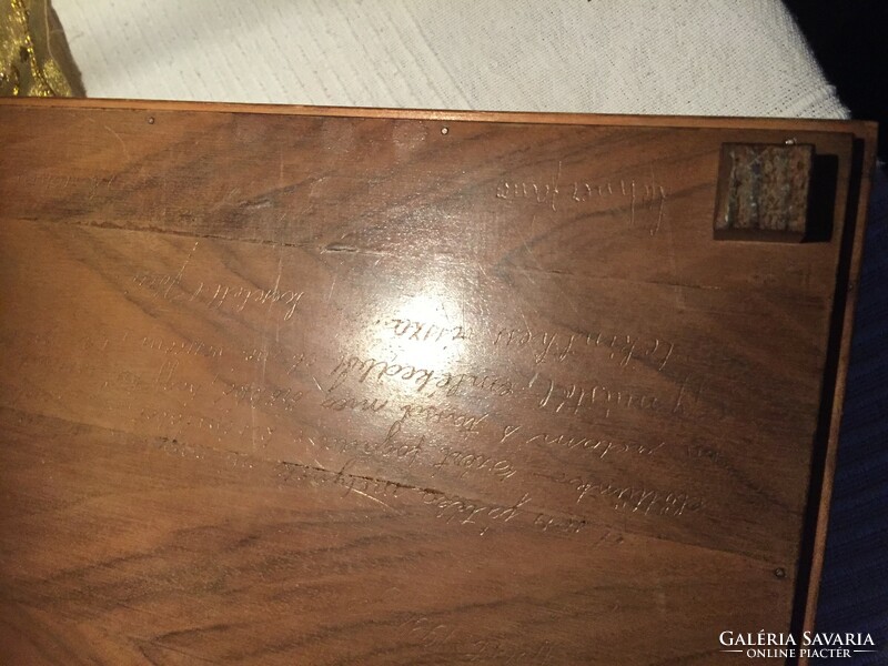 Régi, intarziás, lakkozott fa doboz 29 x 20 x 8 cm (26)