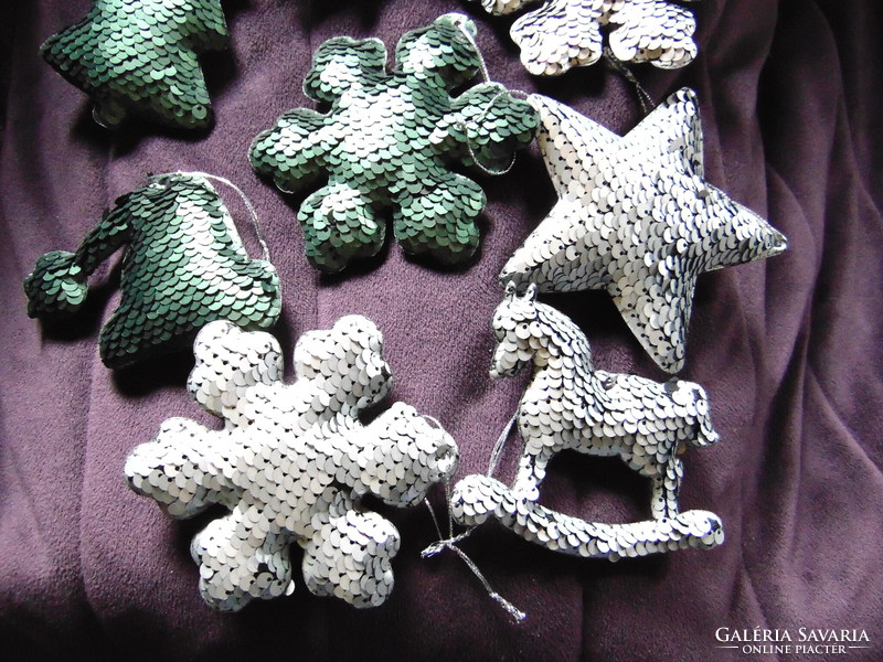 10 sequined ornaments / silver and green