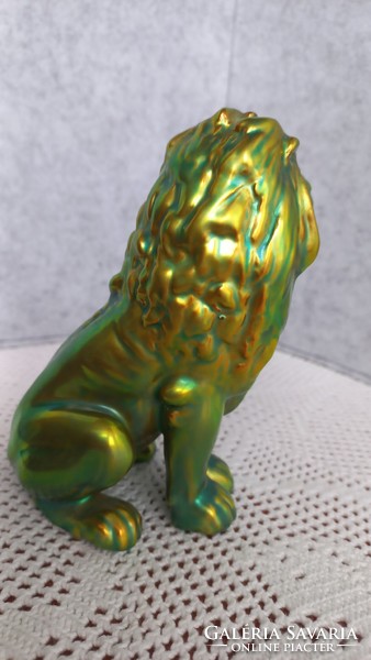 Zsolnay eozin lion, gold shield seal, flawless, 13.5 x 10 cm