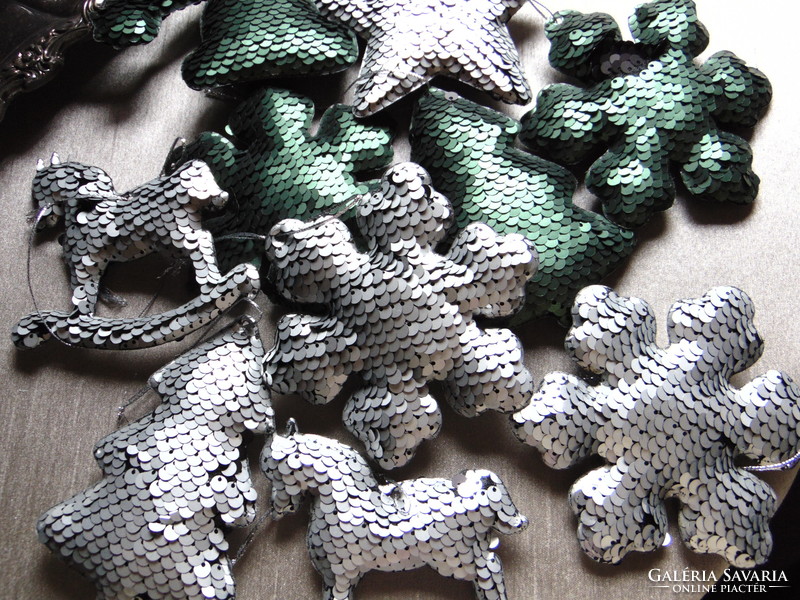 10 sequined ornaments / silver and green
