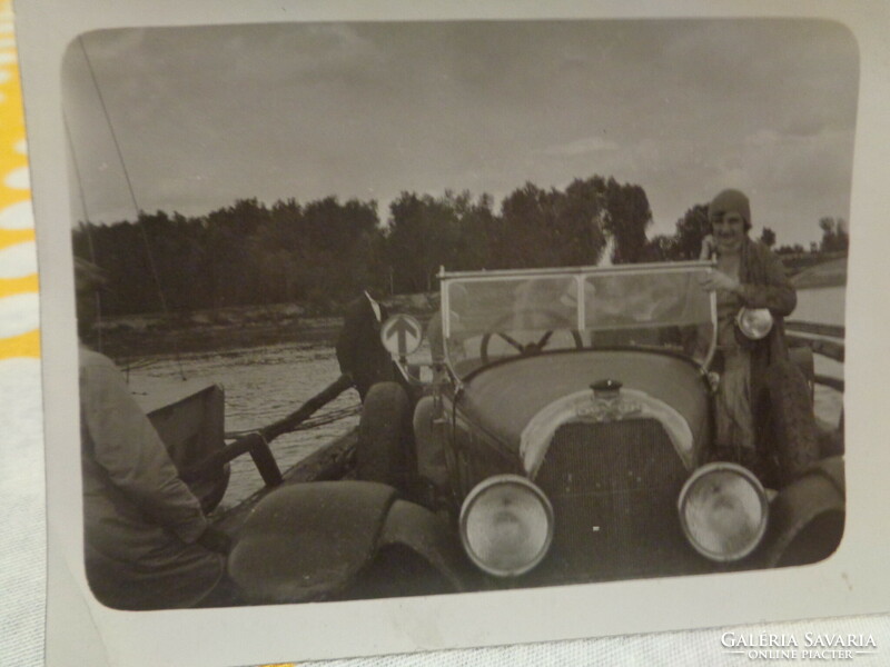 In the middle of the Danube (by car on the ferry) old photo 1929 (baranya etc.) 12 X 9 cm