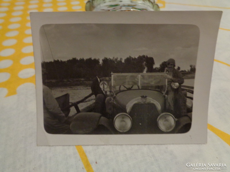 A  Duna közepén   ( autóval a kompon )  régi  fotó   1929  (  Baranya vm . )  12 x 9 cm