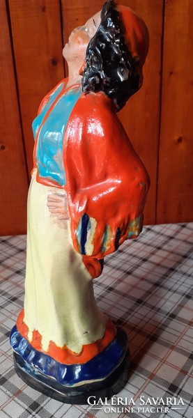 Jolan Szécsi ceramic female statue