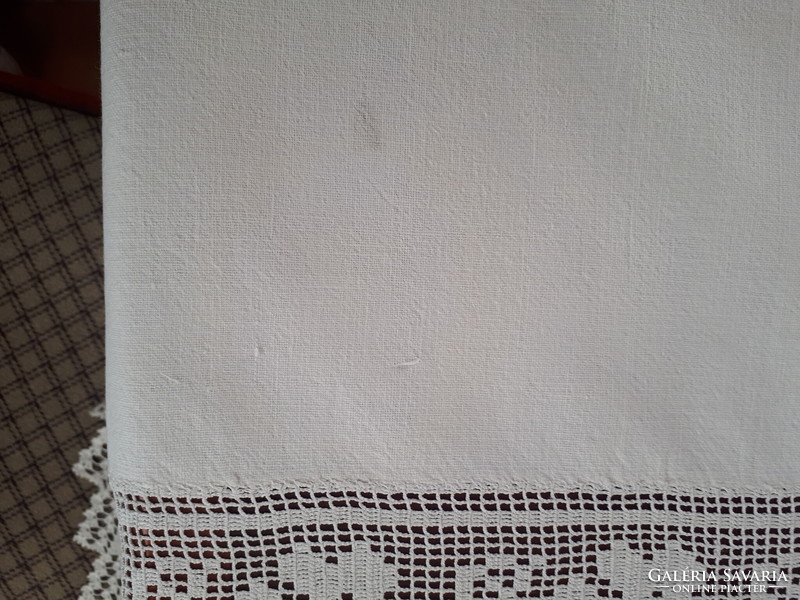 Transylvanian embossed tablecloth with crocheted lace insert and border