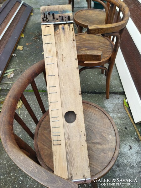 Old zither base