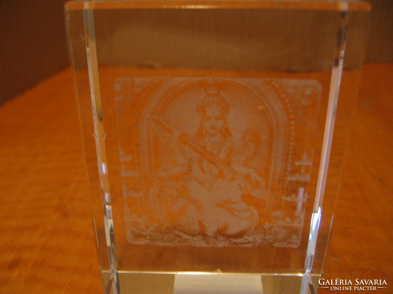 Siva istennő lézeres kristály üveg képen levélnehezék