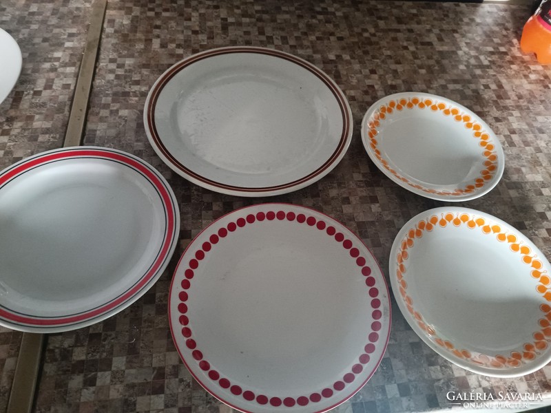 Plates for replacement