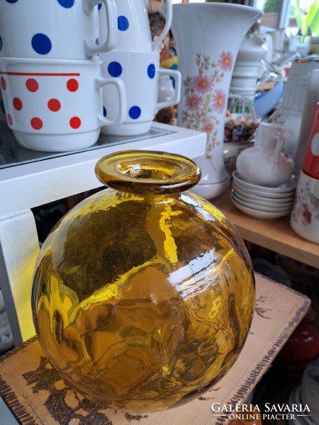 Beautiful yellow retro glass vase collectible mid-century modern home decoration heirloom