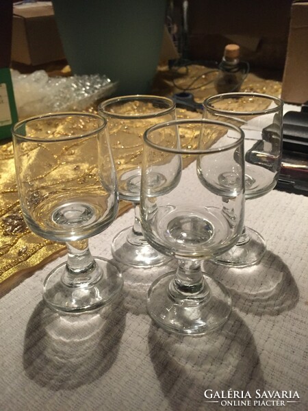 4 stemmed short drinks, brandy, liqueur glasses, cups (m128)