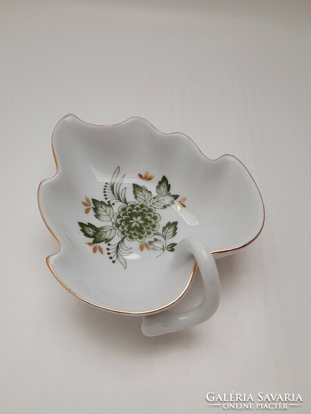 Hollóháza porcelain leaf-shaped bowl, 13.4 cm