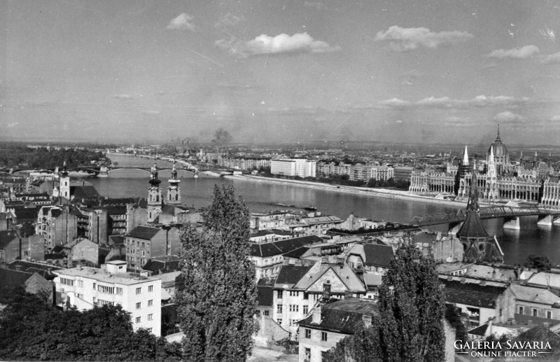 Bp - 066 Budapest walk, Danube panorama (post clean)