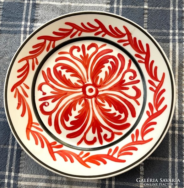Józsa János Korond wall plate, decorative plate, white and red pattern.