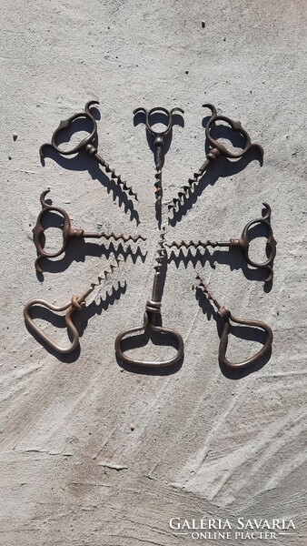 8 Antique corkscrews