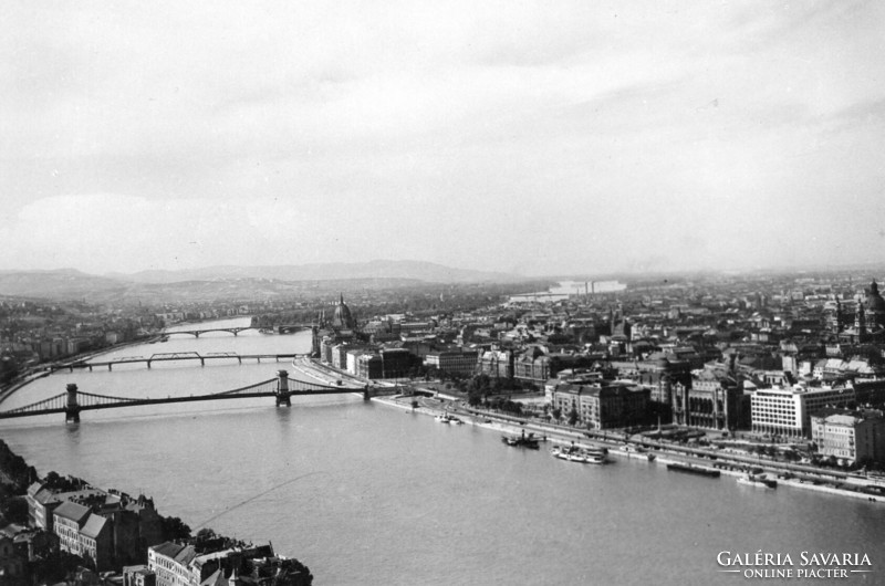 Bp - 065 Budapest walk, Danube panorama (post clean)