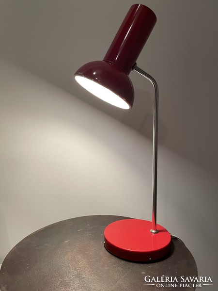Retro table lamp red