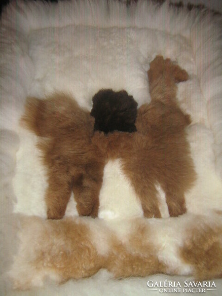 Charming little carpet for bedding, fluffy, soft camel wool