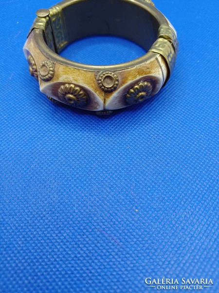 Retro bone bracelet with copper inlay