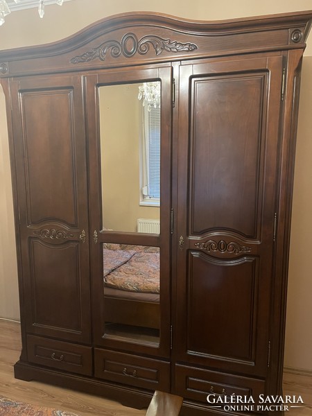 Baroque-style 3-door solid beech bedroom wardrobe in mint condition