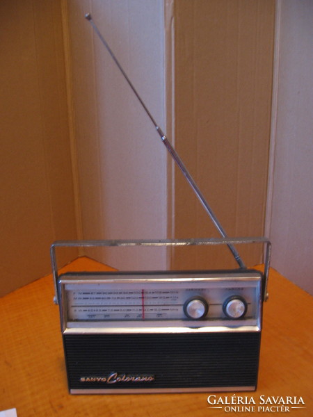Retro sanyo colorano pocket radio